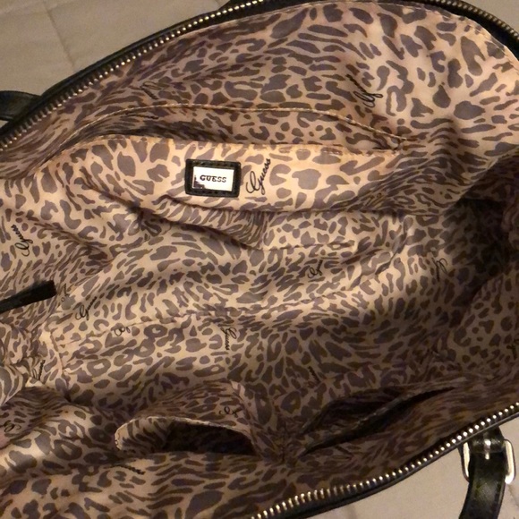 Guess handbag - Picture 3 of 3